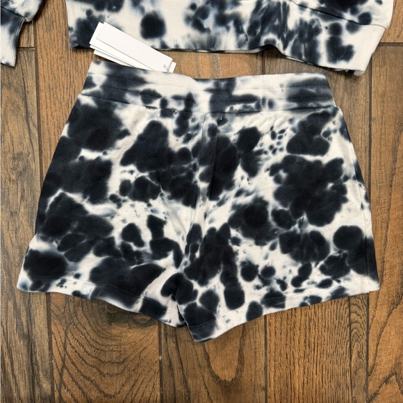 525 America Sweaters - 525 America Black & White Size S Monochrome Tie-Dye Sweatshirt and Shorts Set